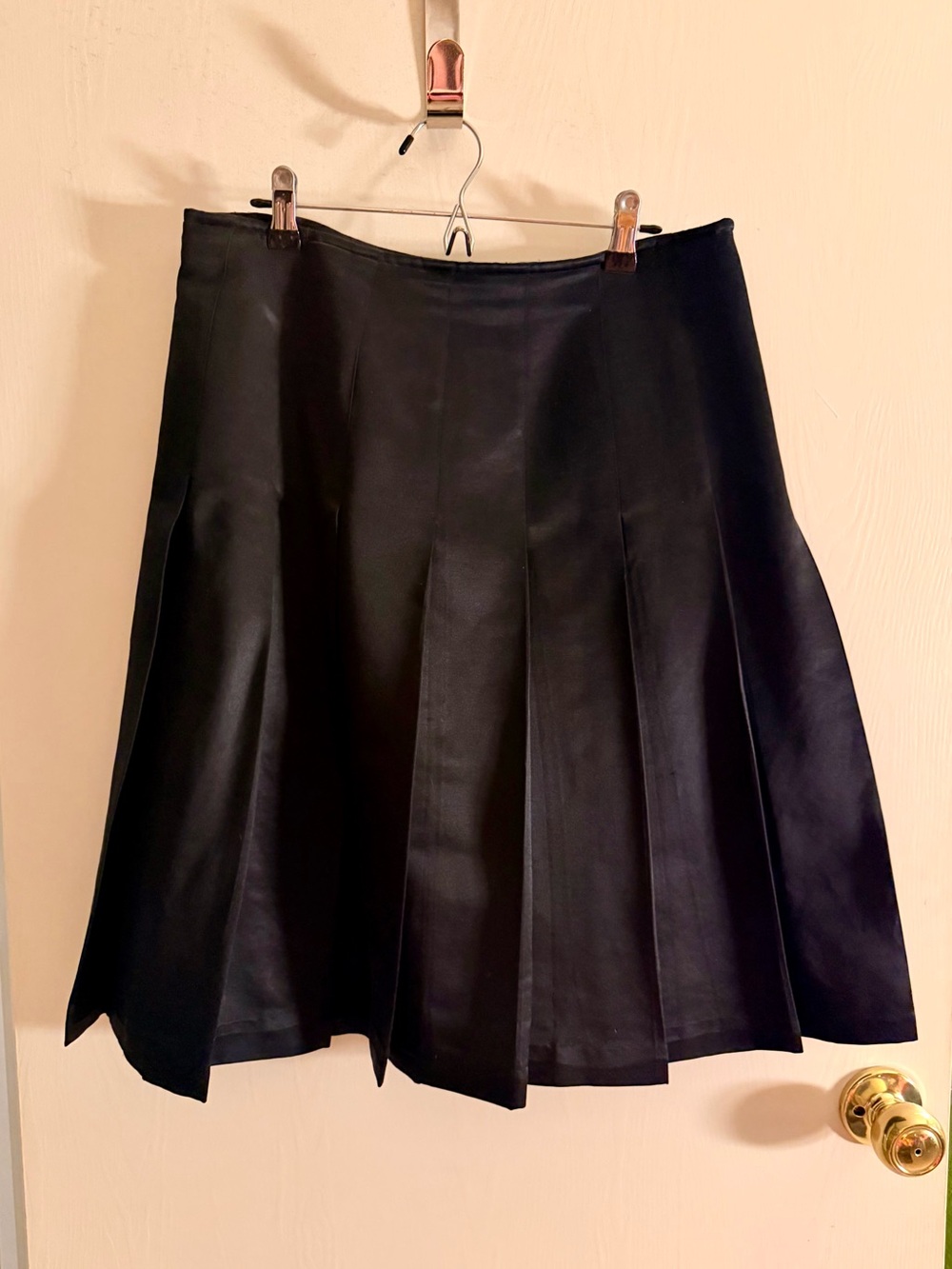 Vintage Banana Republic Black A-Line Silk Pleated Midi Skirt